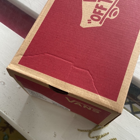 NIB UNISEX CLASSIC SLIP-ON - WHITE Vans - Picture 3 of 5